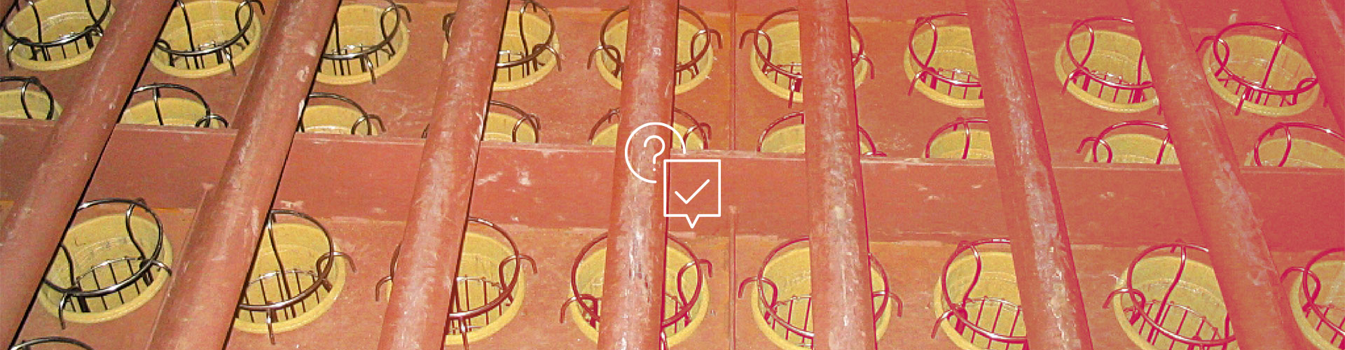 Inneres der Brennanlage mit Icon Fragezeichen und Haken in Sprechblase